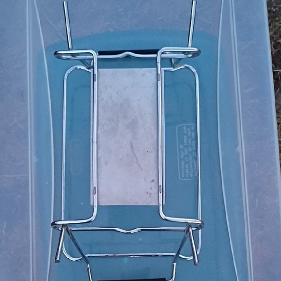 Metallic Silver Rack For Hot Dishes - Picture 4 of 5